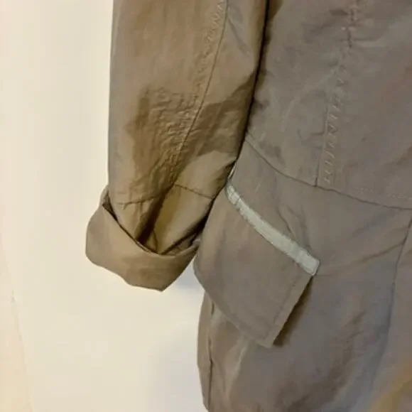Venezia Milano Tan Rain Jacket with Zipper Pockets Gold Hardware - Picture 13 of 14